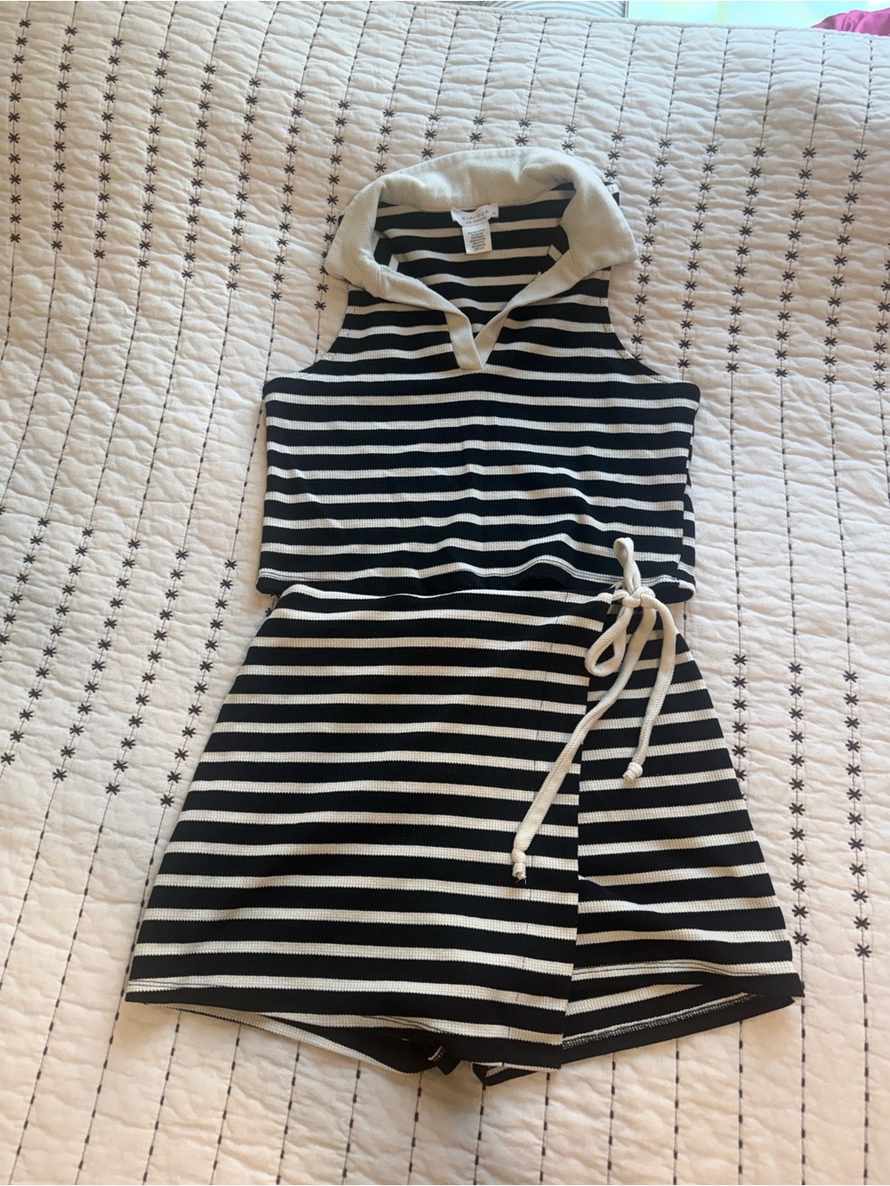 Striped Sleeveless set with collar & drawstring waist